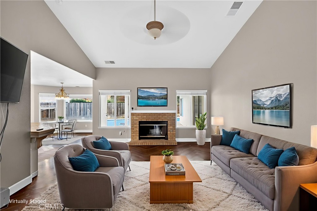 724 Robin Dr, Merced, CA 95340