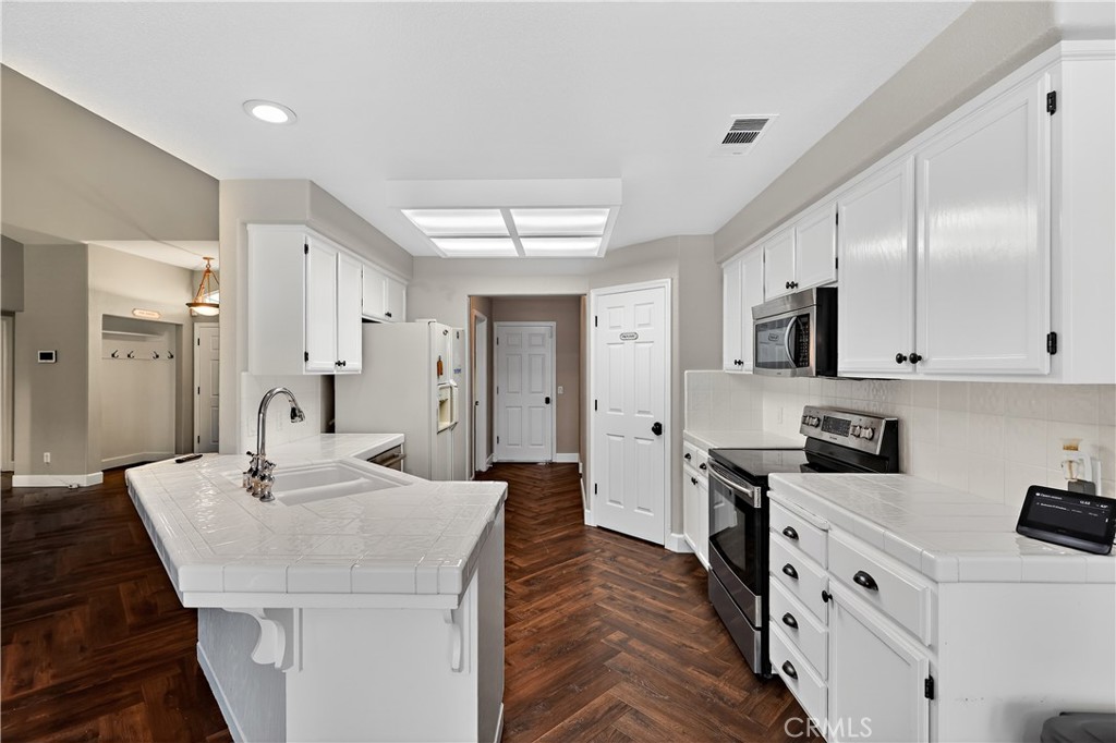 724 Robin Dr, Merced, CA 95340