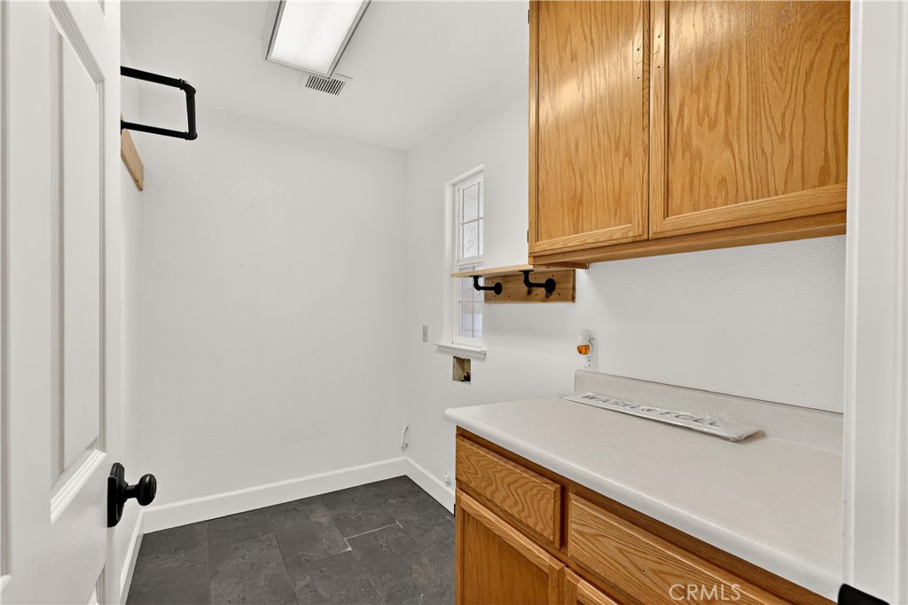 724 Robin Dr, Merced, CA 95340