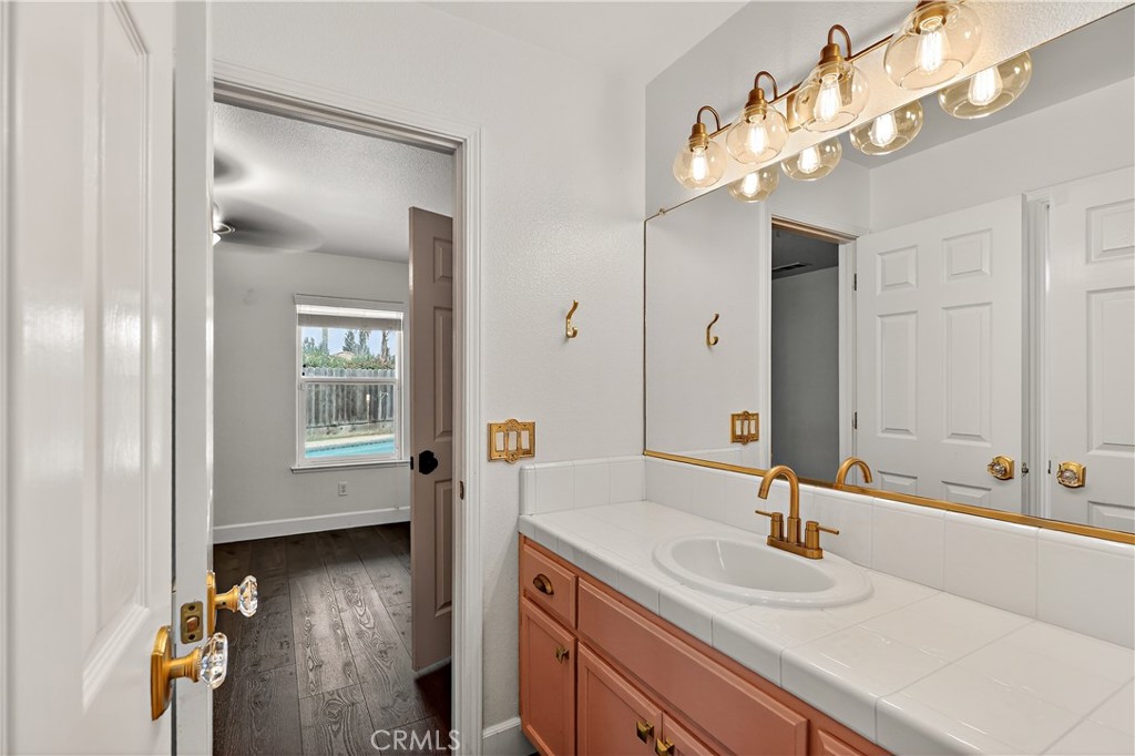 724 Robin Dr, Merced, CA 95340