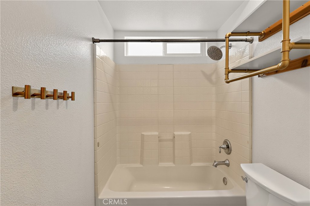 724 Robin Dr, Merced, CA 95340