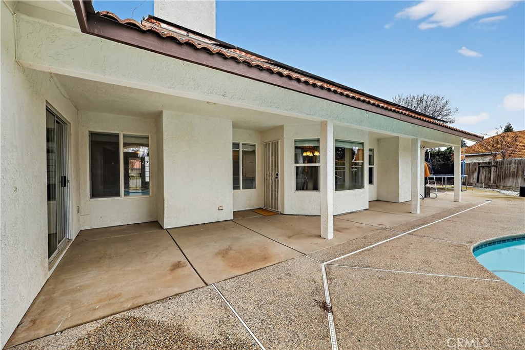 724 Robin Dr, Merced, CA 95340