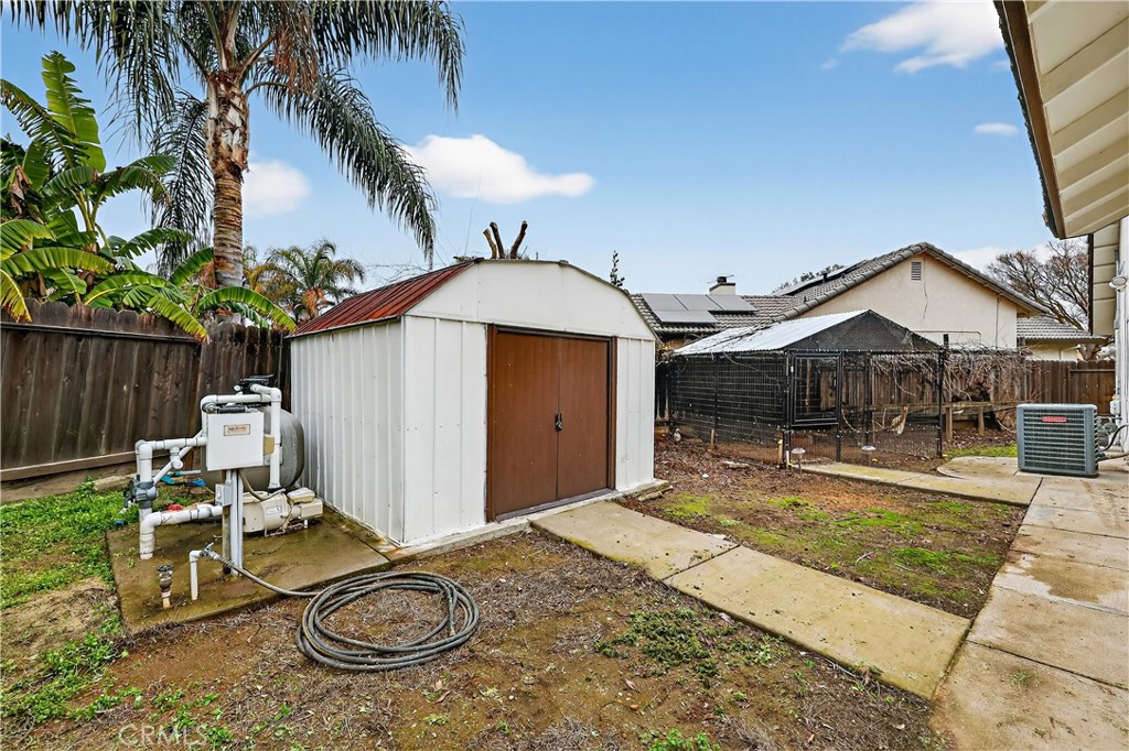 724 Robin Dr, Merced, CA 95340