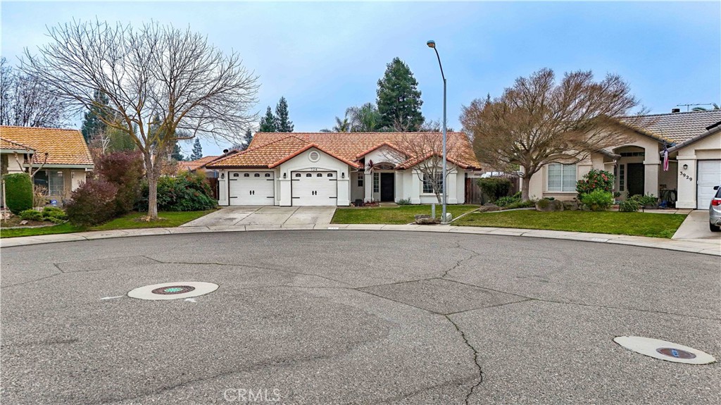 724 Robin Dr, Merced, CA 95340
