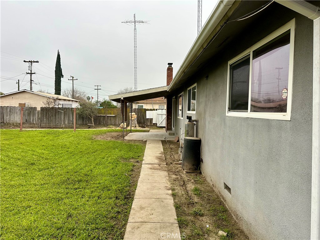 1231 7th, Livingston, CA 95334