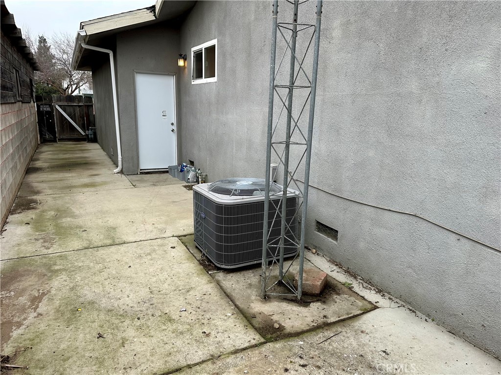 1231 7th, Livingston, CA 95334