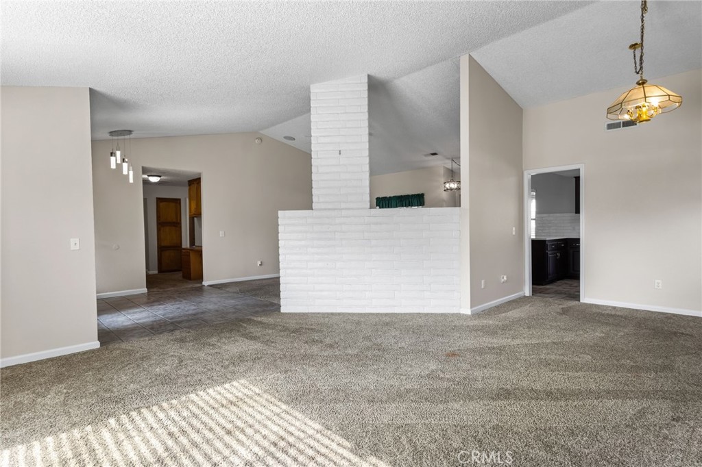 869 Redlands Ct, Merced, CA 95348