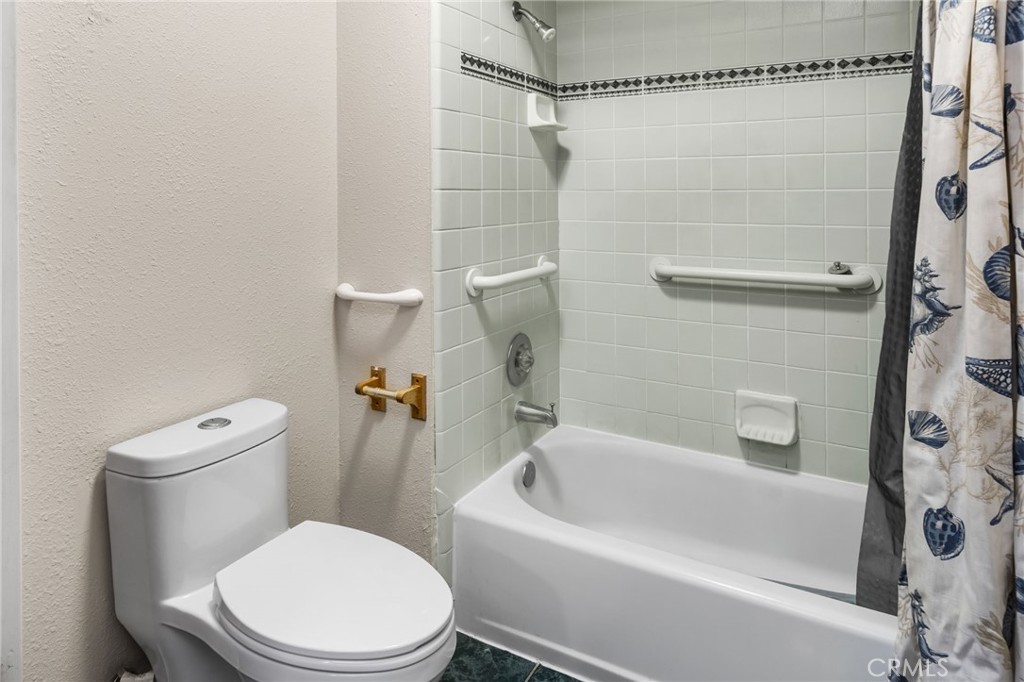 869 Redlands Ct, Merced, CA 95348