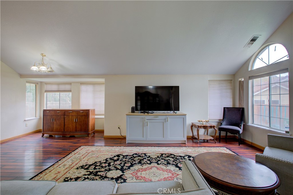 814 Casa Ct, Los Banos, CA 93635