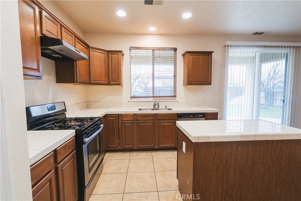 4315 Strathmore, Merced, CA 95348