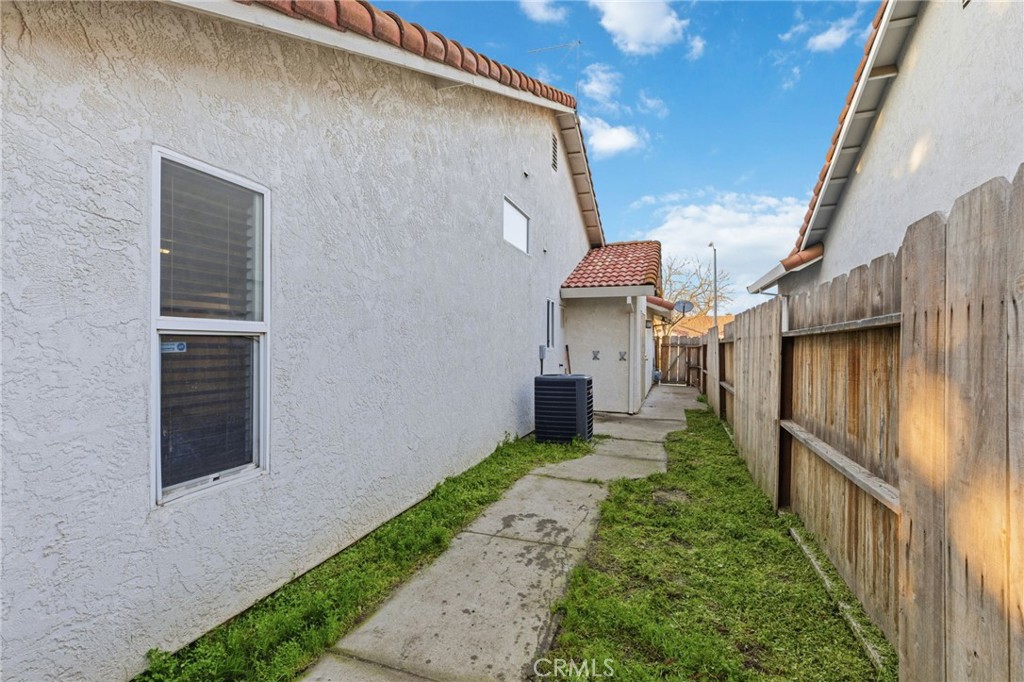 1126 Sprig Ct, Merced, CA 95340