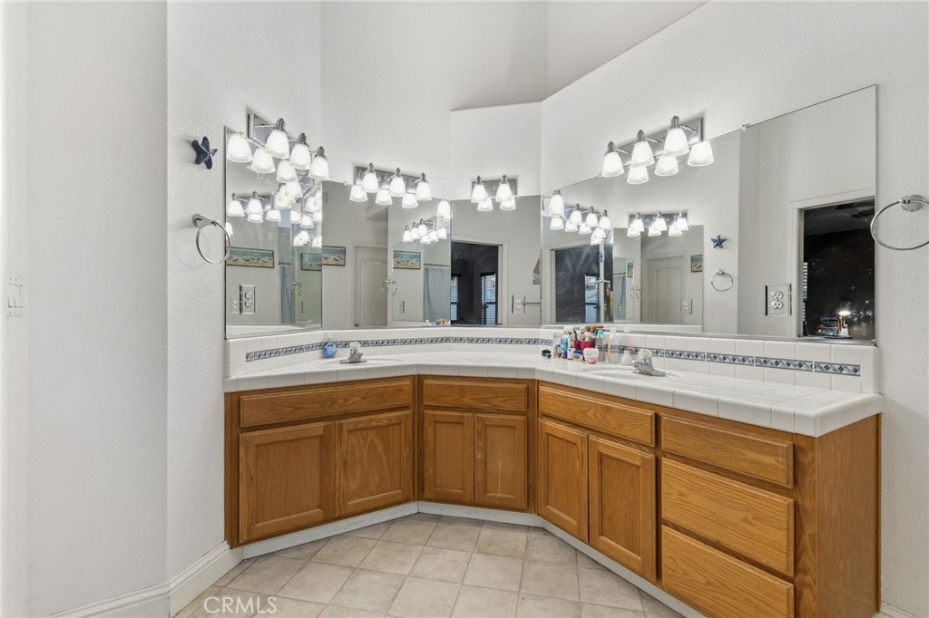 1126 Sprig Ct, Merced, CA 95340