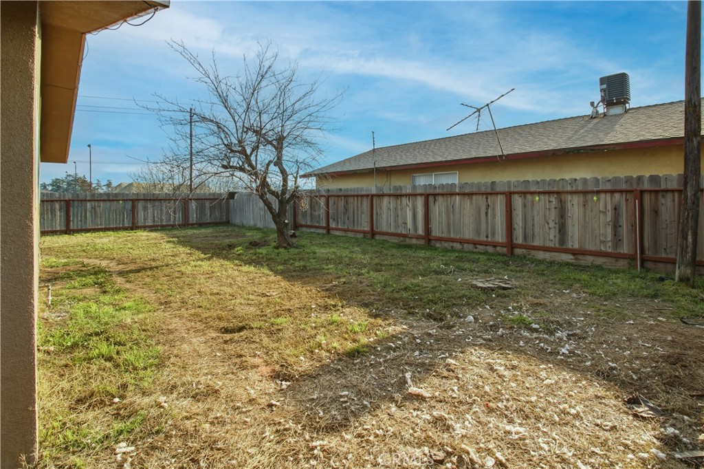 660 S 3rd St, Chowchilla, CA 93610