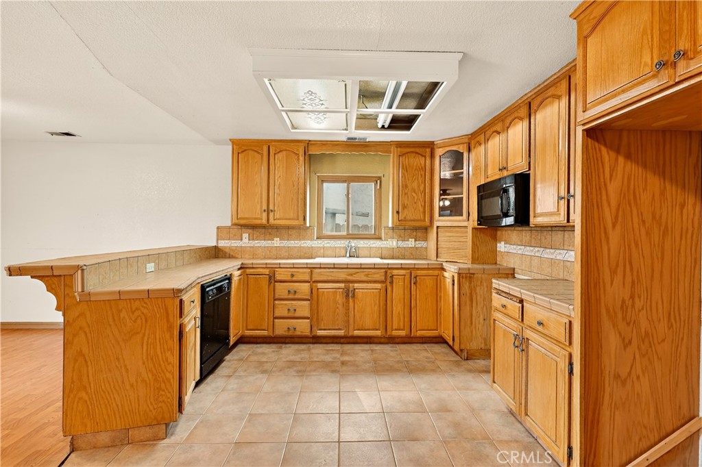 1435 Hammatt, Livingston, CA 95334