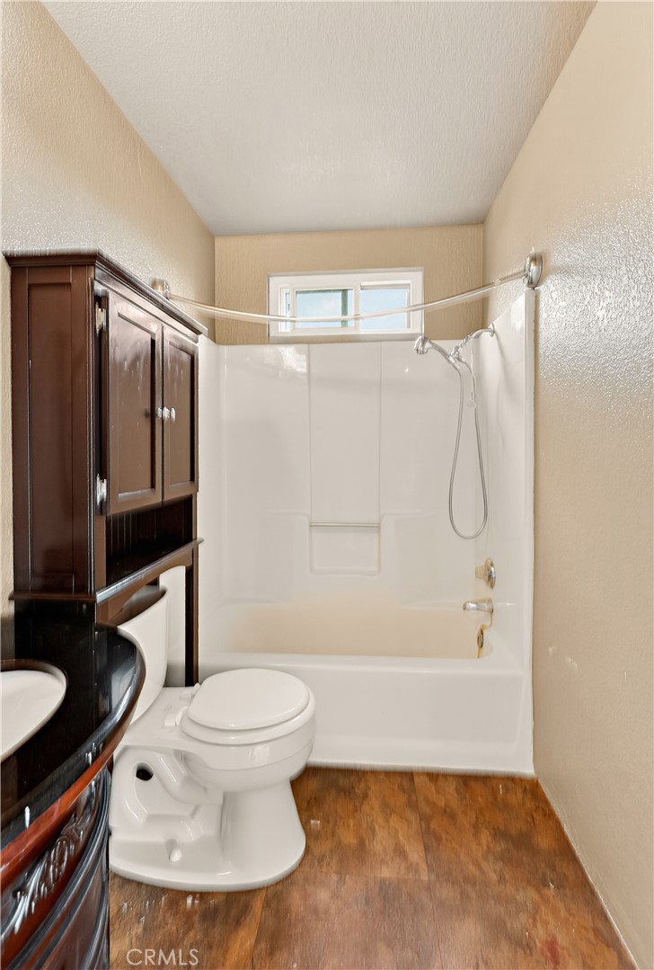 1435 Hammatt, Livingston, CA 95334