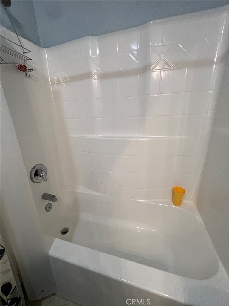 924 Dosangh Ct, Livingston, CA 95334