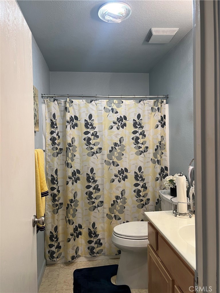 924 Dosangh Ct, Livingston, CA 95334