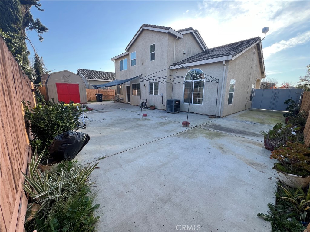 924 Dosangh Ct, Livingston, CA 95334