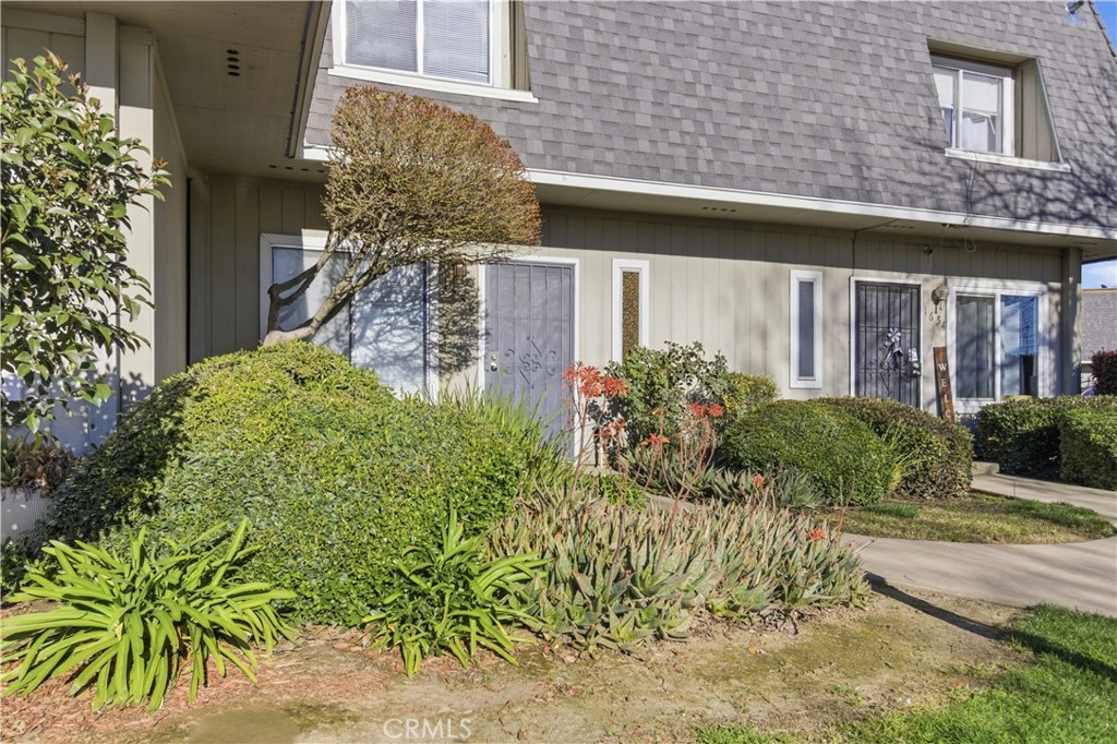 1656 W North Bear Creek Dr, Merced, CA 95348