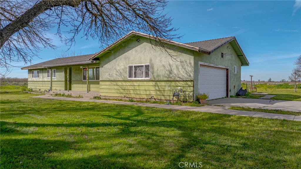 8136 Walnut Ave, Winton, CA 95388