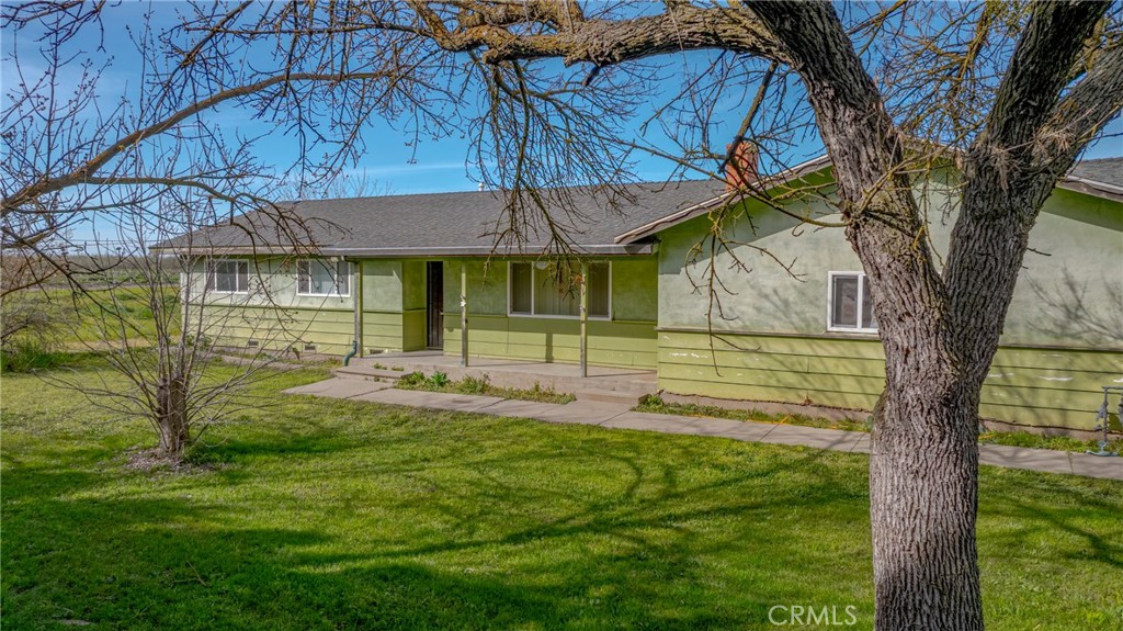 8136 Walnut Ave, Winton, CA 95388
