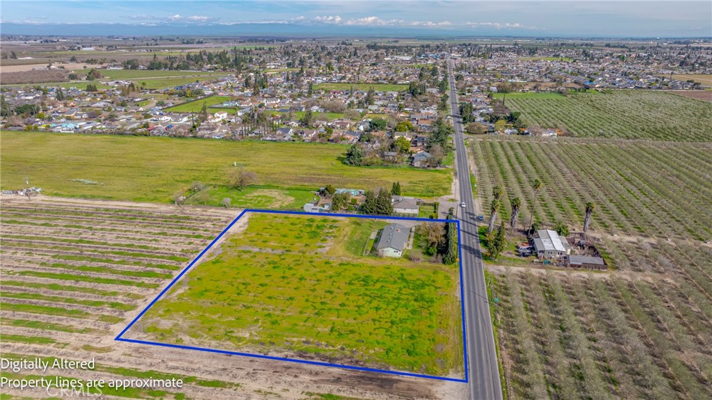 8136 Walnut Ave, Winton, CA 95388