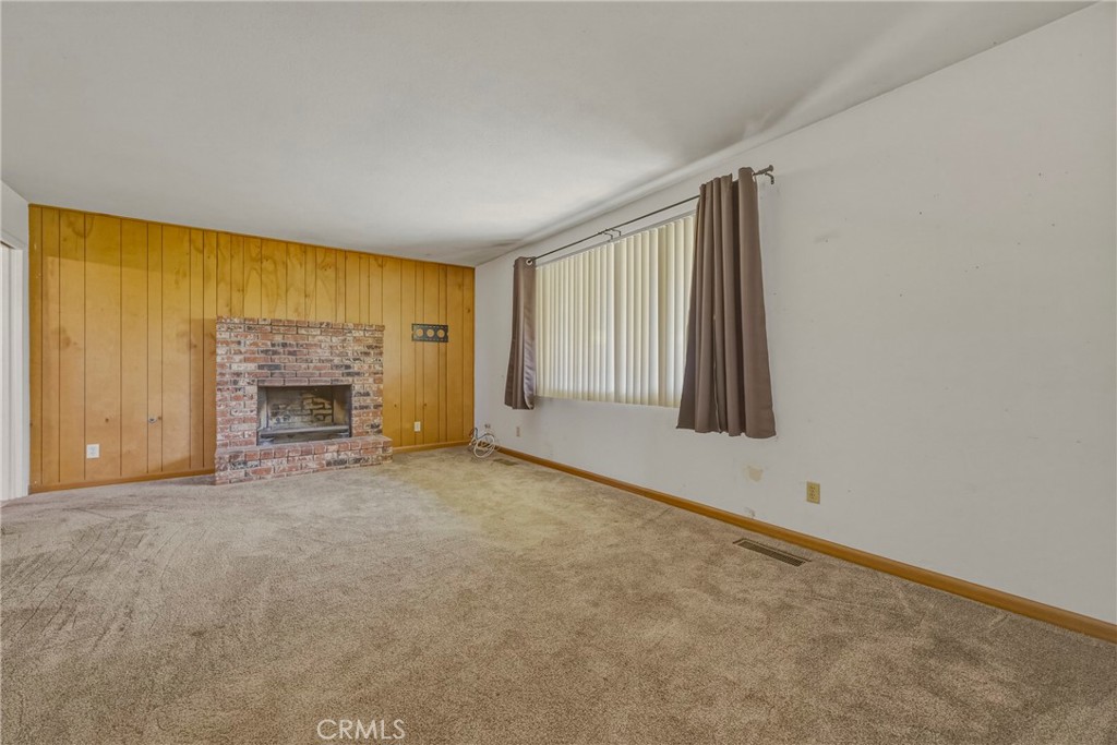 8136 Walnut Ave, Winton, CA 95388