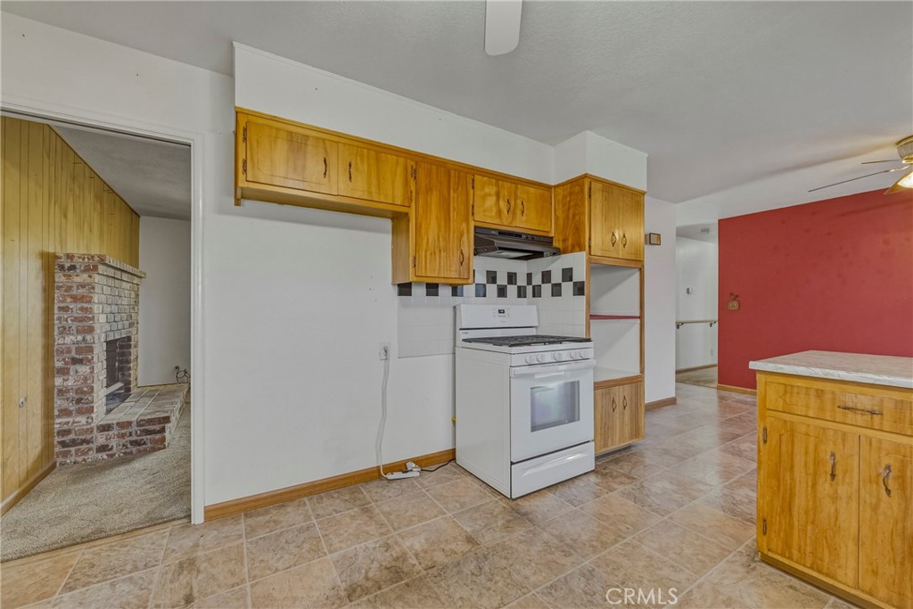 8136 Walnut Ave, Winton, CA 95388