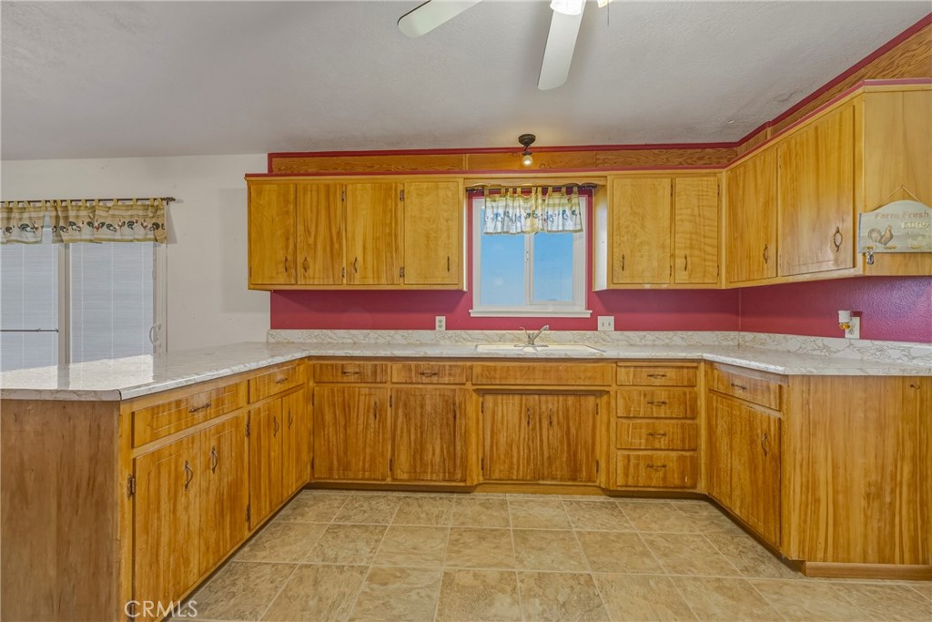 8136 Walnut Ave, Winton, CA 95388