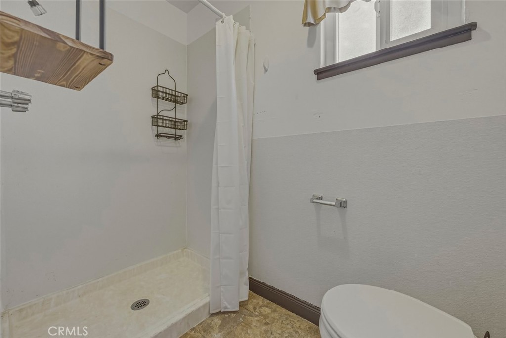 8136 Walnut Ave, Winton, CA 95388