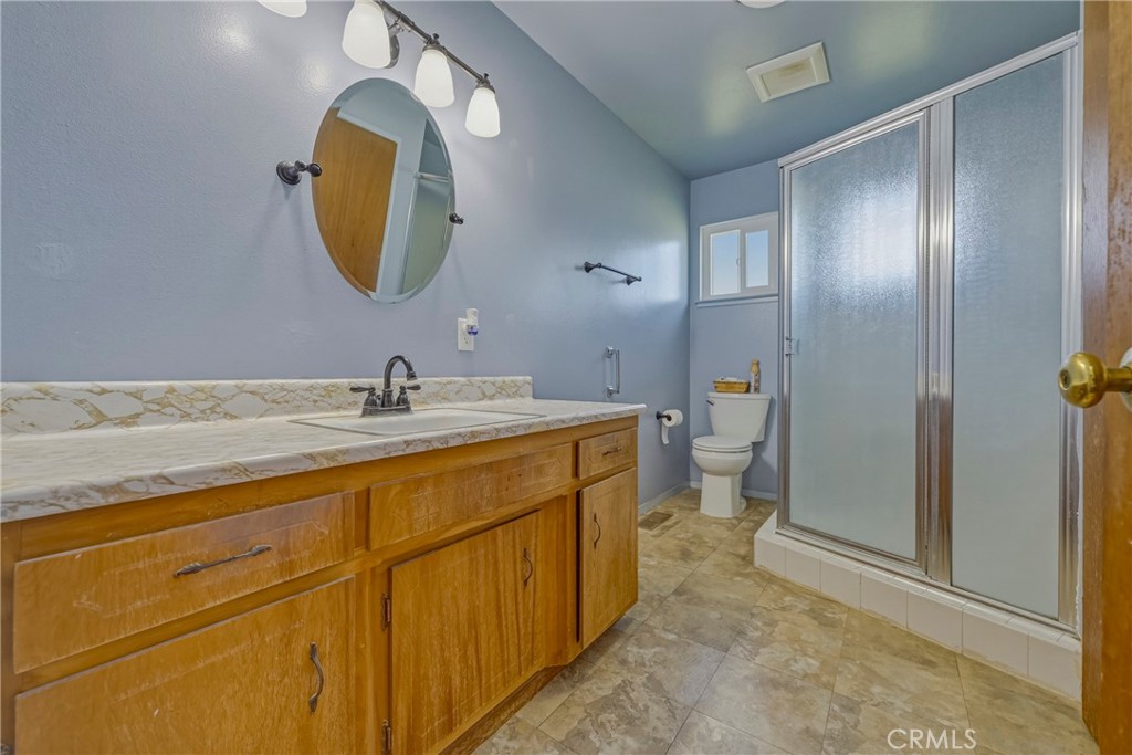 8136 Walnut Ave, Winton, CA 95388