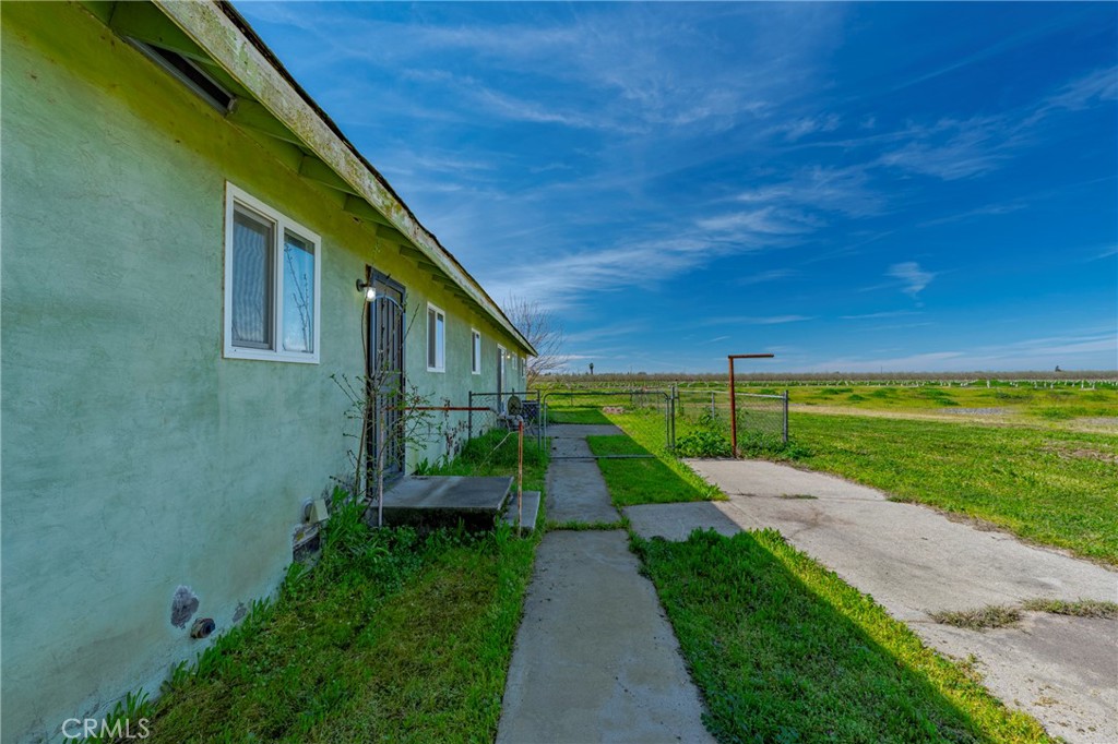 8136 Walnut Ave, Winton, CA 95388