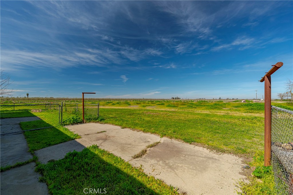 8136 Walnut Ave, Winton, CA 95388