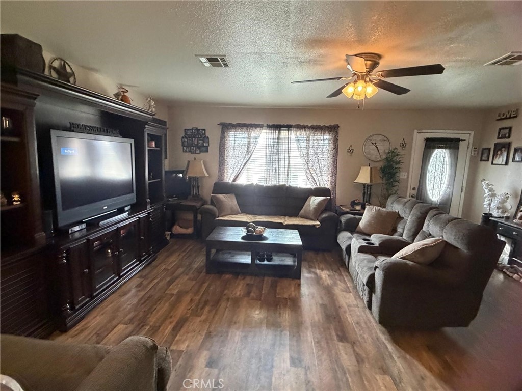 5109 Center, Modesto, CA 95357