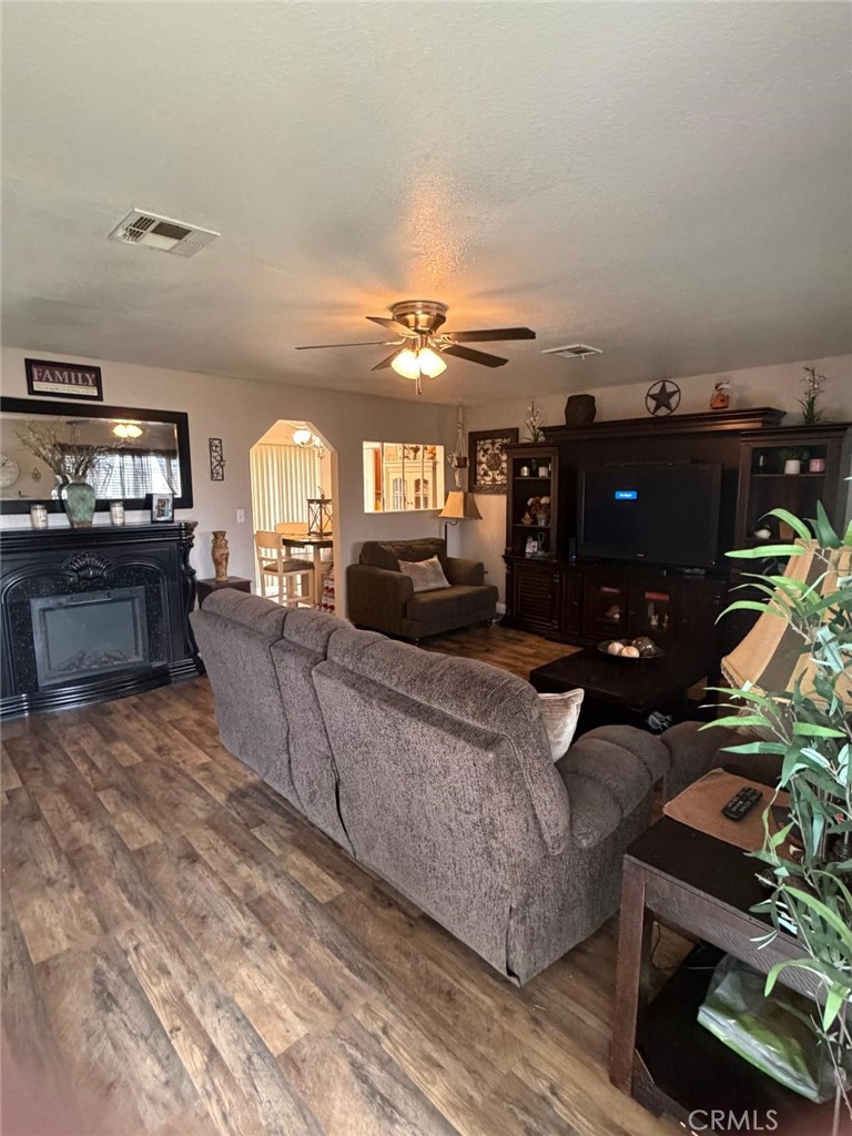 5109 Center, Modesto, CA 95357