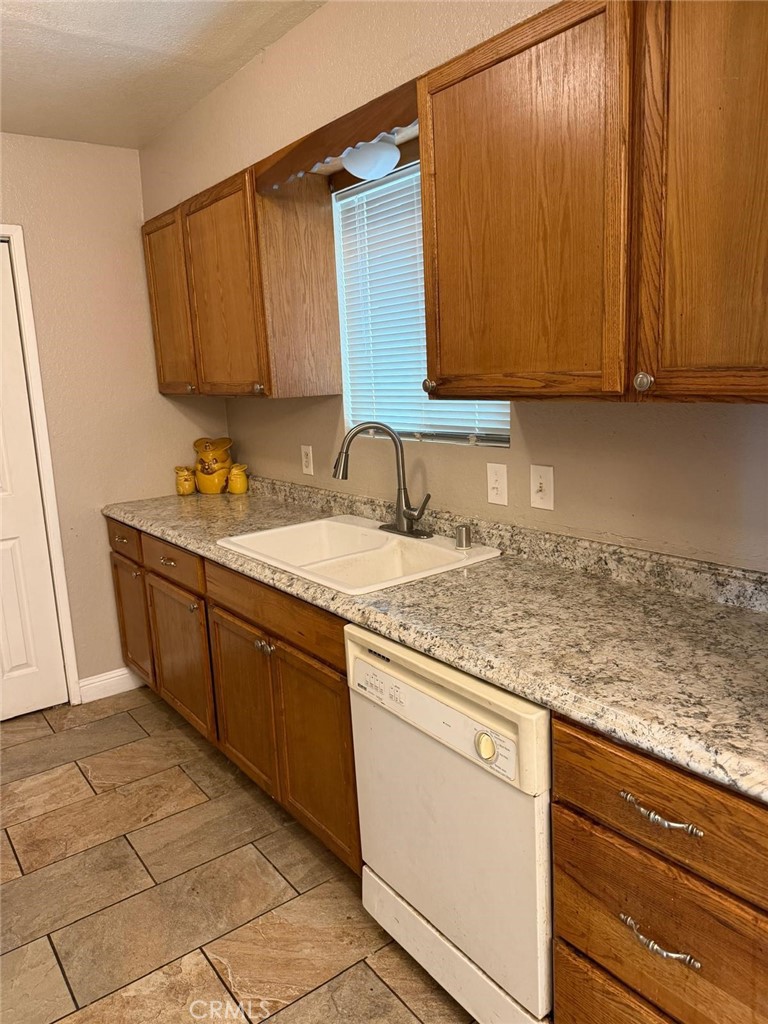 5109 Center, Modesto, CA 95357