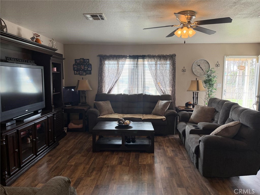 5109 Center, Modesto, CA 95357