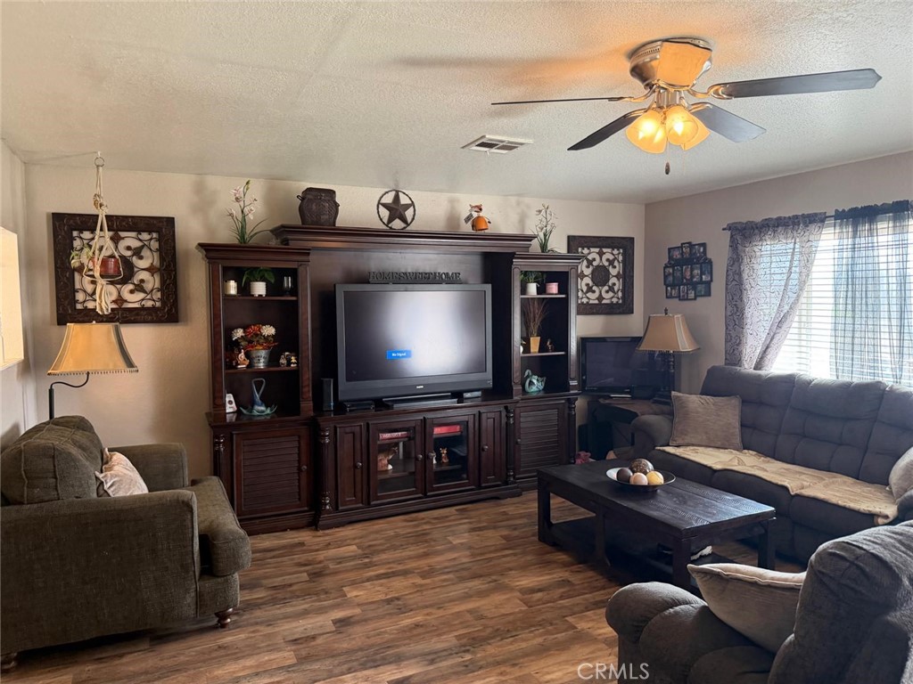 5109 Center, Modesto, CA 95357