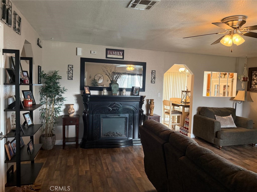 5109 Center, Modesto, CA 95357