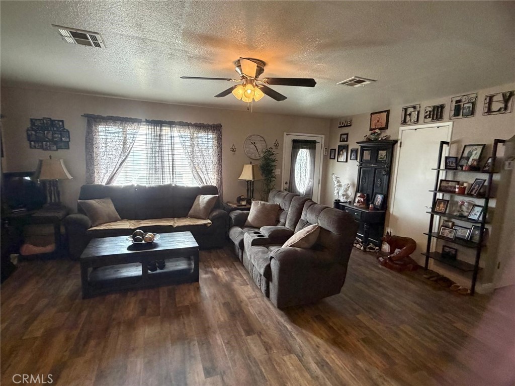 5109 Center, Modesto, CA 95357