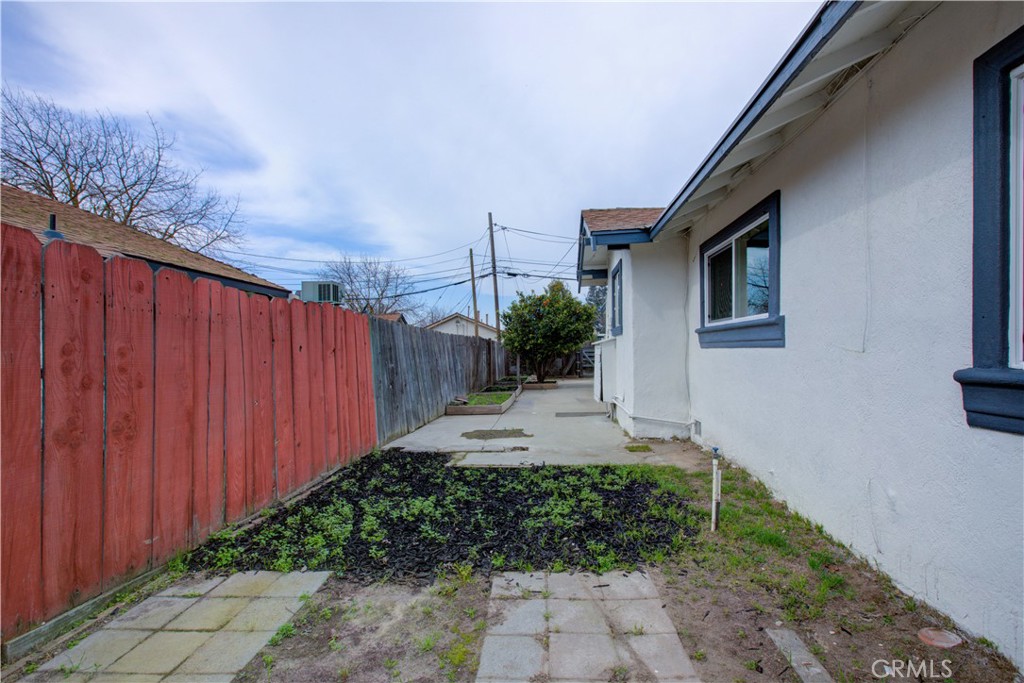 1241 6th St, Atwater, CA 95301