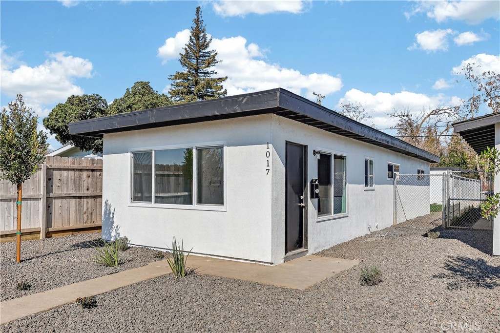 1013 -1017 W Santa Fe Ave, Merced, CA 95340