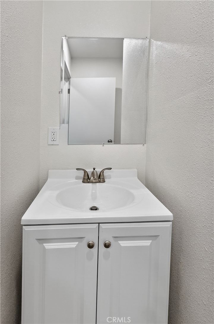 1013 -1017 W Santa Fe Ave, Merced, CA 95340