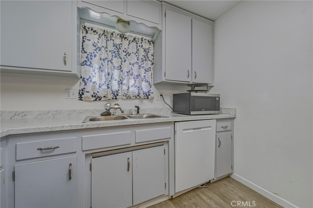 639 W Donna Dr, Merced, CA 95348