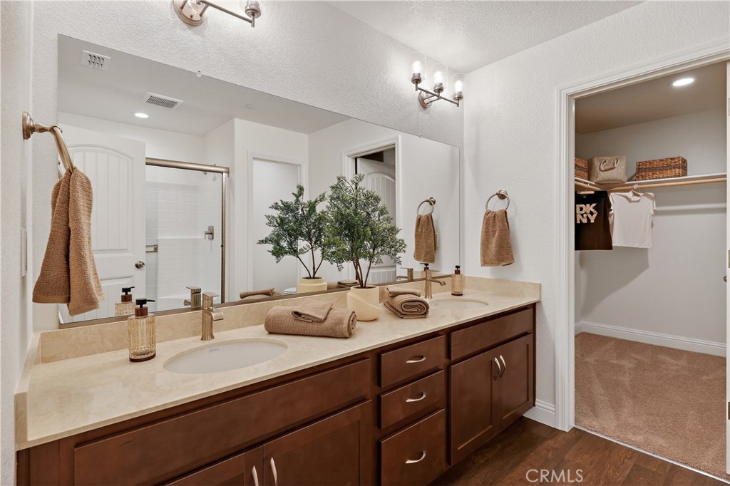 242 Montage Dr, Merced, CA 95348