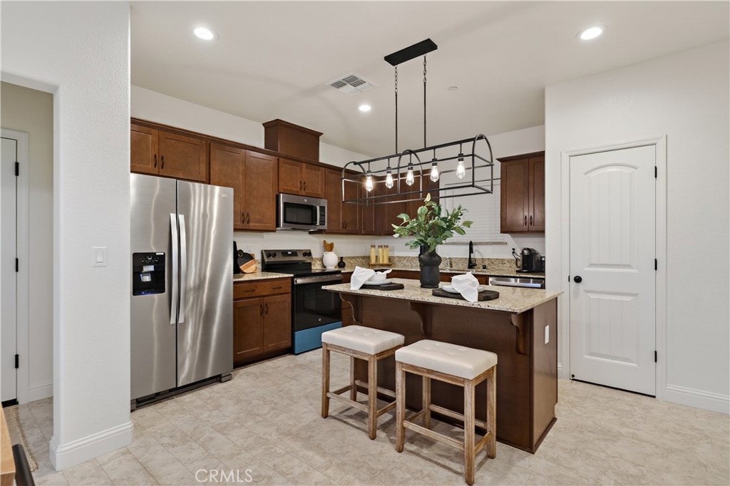 230 Montage Dr, Merced, CA 95348