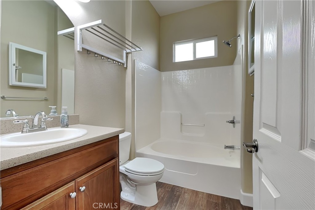 2091 State, Turlock, CA 95380