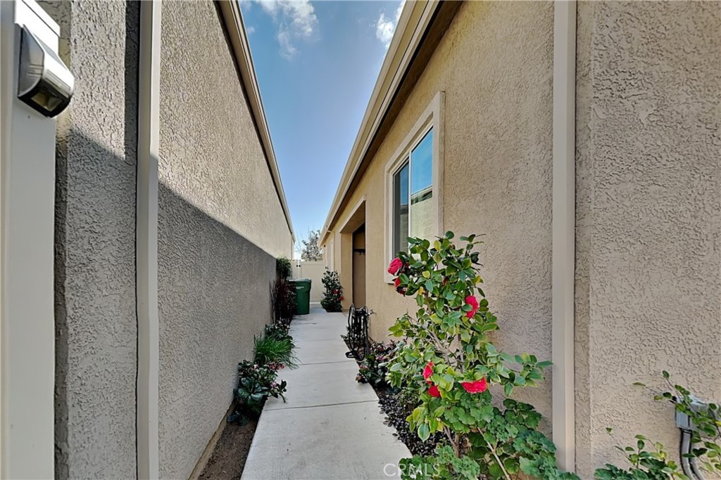 2091 State, Turlock, CA 95380