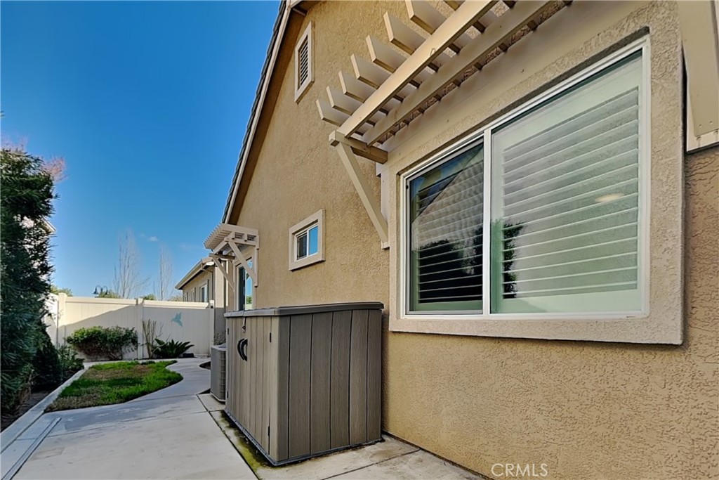 2091 State, Turlock, CA 95380