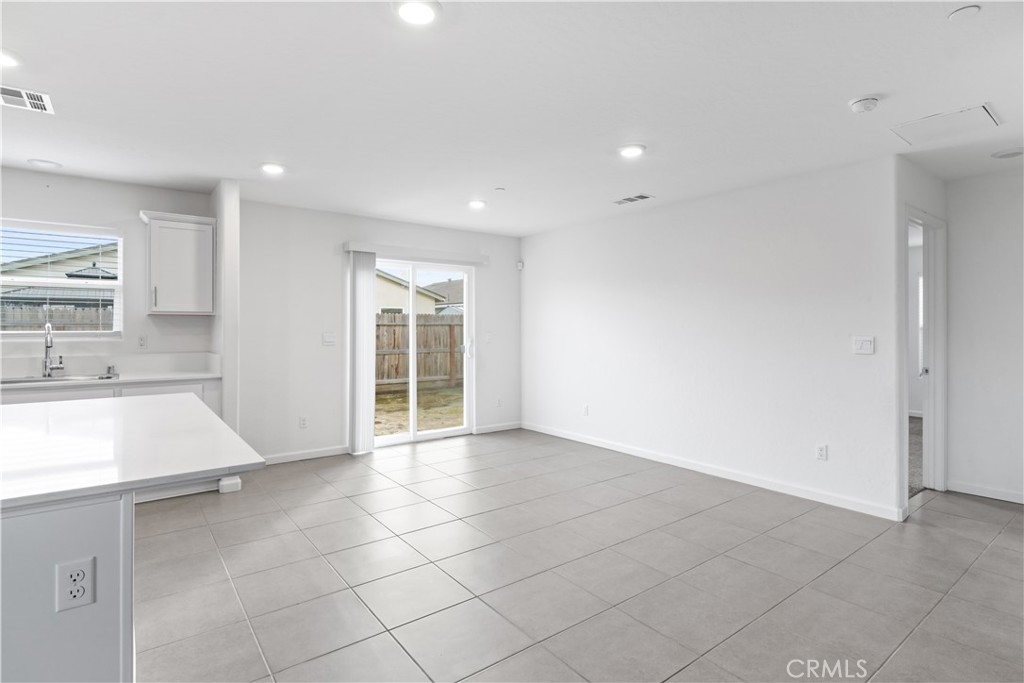 296 Grand Canyon Ct, Merced, CA 95341